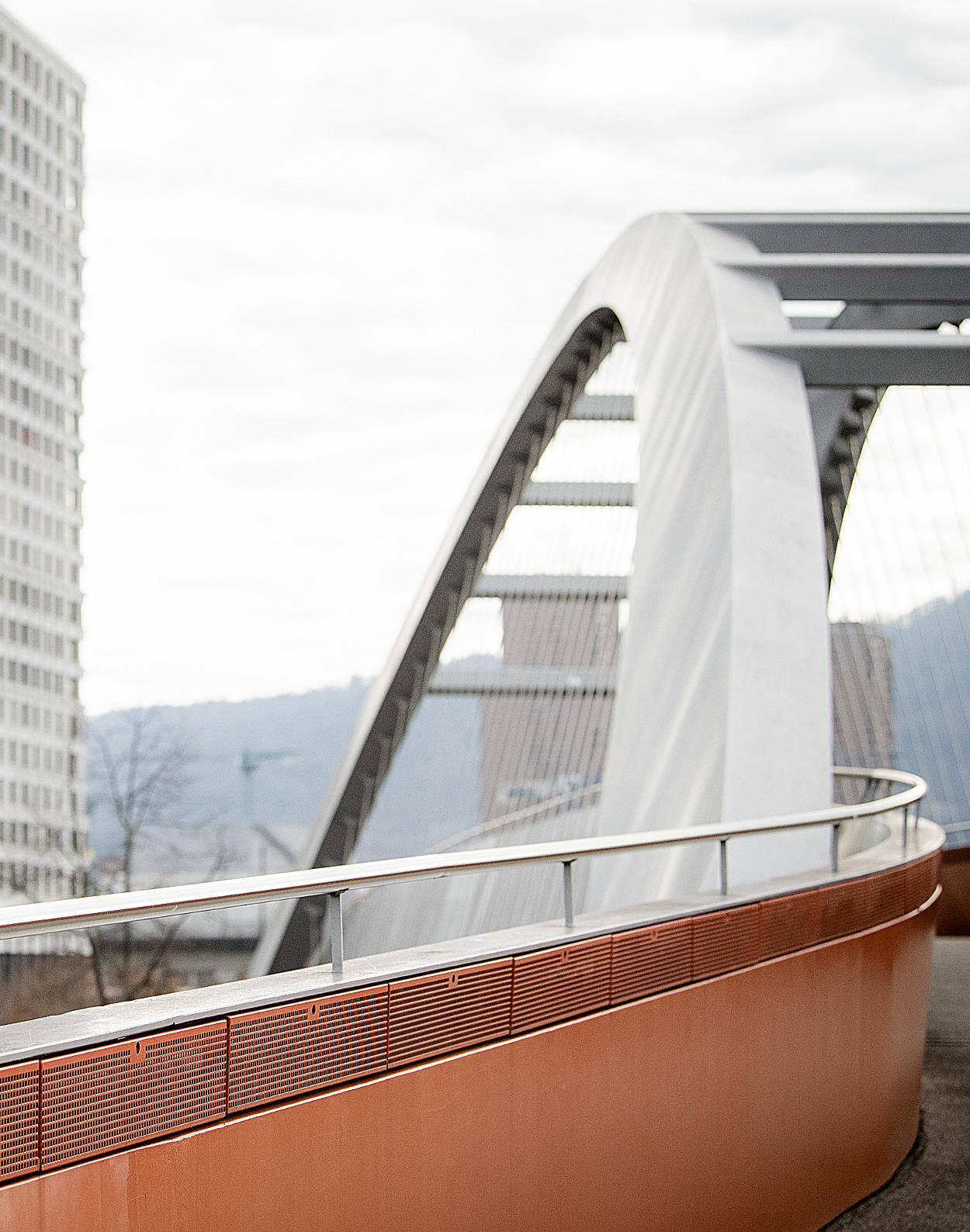 Brücke Hochhaus Colette Rymann Brücke Hochhaus Colette Rymann